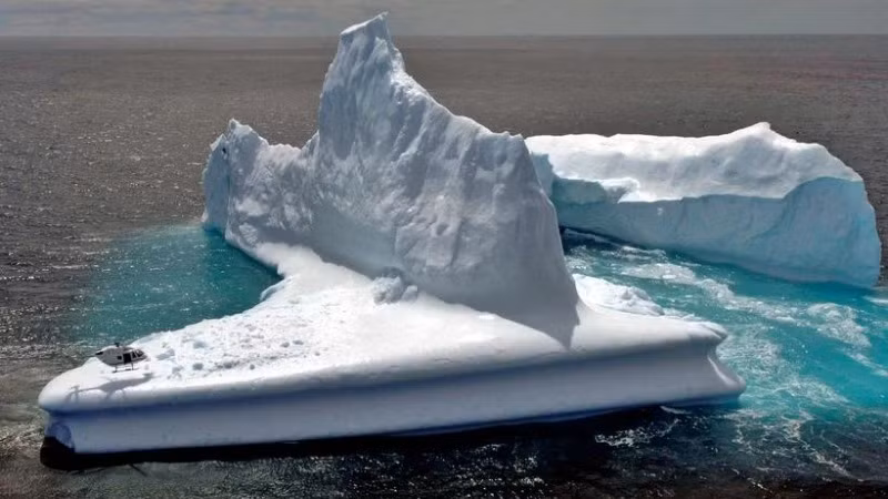 Băng trôi ngoài khơi Dunedin, New Zealand. (Nguồn: AFP/TTXVN) 