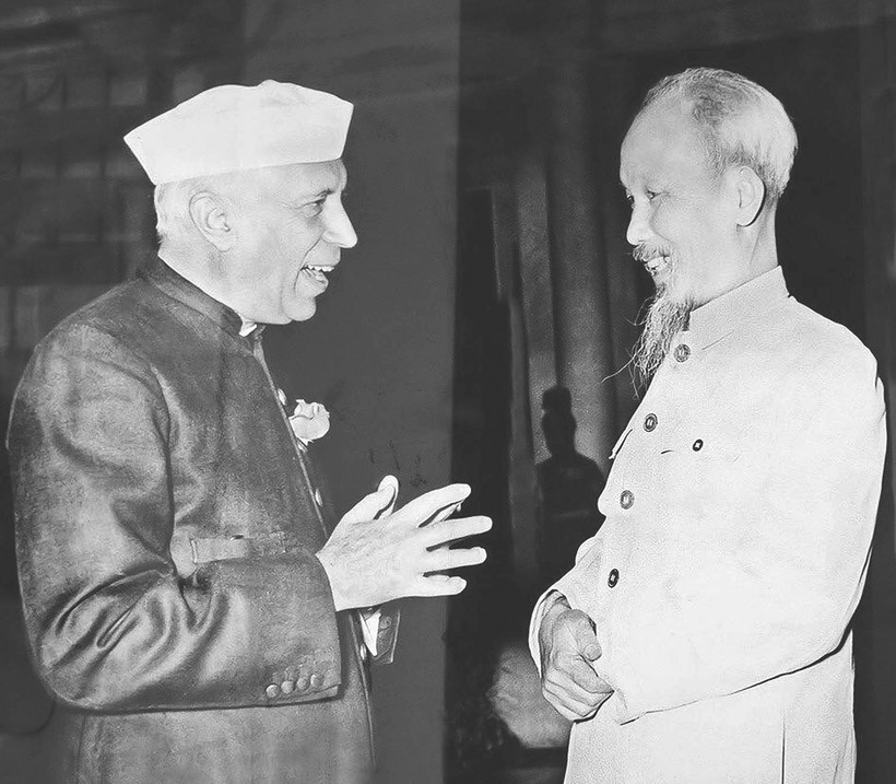 Chủ tịch Hồ Chí Minh và Thủ tướng Ấn Độ Jawaharlal Nehru, hai nhà lãnh đạo đã đặt nền móng cho quan hệ Việt Nam-Ấn Độ. (Ảnh TTXVN)