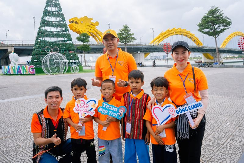 "Bạn nhỏ vùng cao xuống phố" - Hành trình nghĩa tình