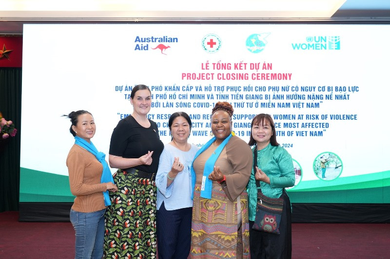 Các đại biểu tham dự sự kiện.