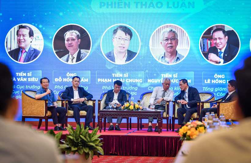 Toàn cảnh phiên thảo luận về các sáng kiến hợp tác thực chất, hiệu quả giữa địa phương, doanh nghiệp hàng không, du lịch và kiến nghị Chính phủ những giải pháp hỗ trợ.