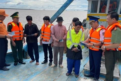 Tỉnh Vĩnh Long tập trung tuyên truyền chống khai thác IUU cho ngư dân. (Ảnh: HOÀNG TRUNG)