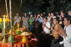 Lễ cúng trăng - Ok Om Bok của đồng bào Khmer Vĩnh Long.