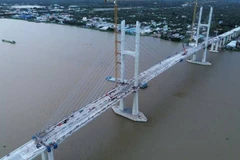 Cầu Rạch Miễu 2 chuẩn bị khánh thành đưa vào khai thác. (Ảnh: HOÀNG TRUNG)