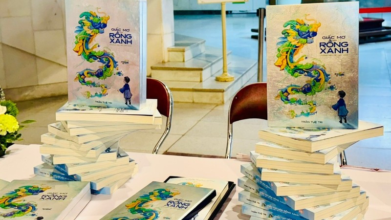 Sách “Giấc mơ hóa Rồng Xanh-Thương hiệu Việt Nam 2045”.