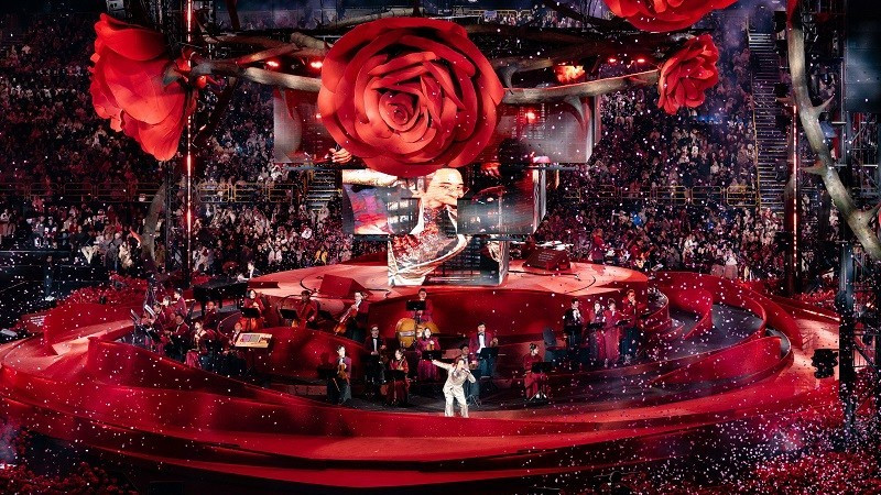 “The Rose” gây ấn tượng ngay từ thiết kế sân khấu độc đáo. (Ảnh: BTC)