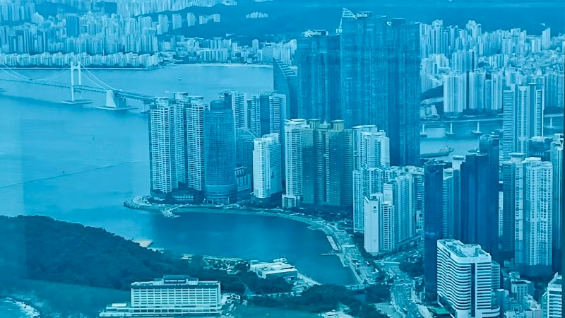 Busan là viên ngọc xanh nằm ở phía nam Hàn Quốc.