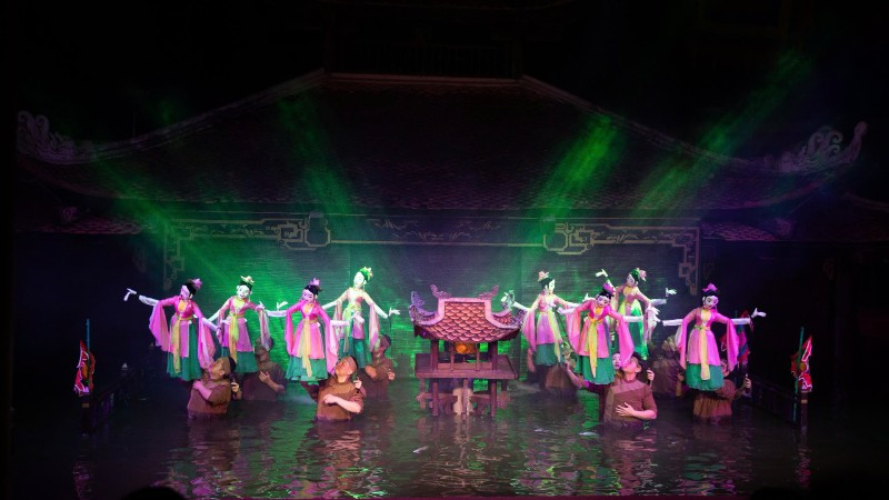 Tiết mục nghệ thuật chào mừng buổi lễ.