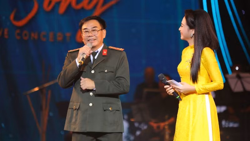 Đại tá Đào Tiến được biết tới là một nghệ sĩ-chiến sĩ đa tài. (Ảnh: Ban tổ chức)