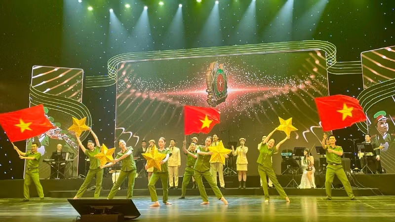 Đêm nhạc “Khát vọng sống trước kỷ nguyên mới” mang đến những rung động đẹp đẽ trong lòng người yêu nhạc. 