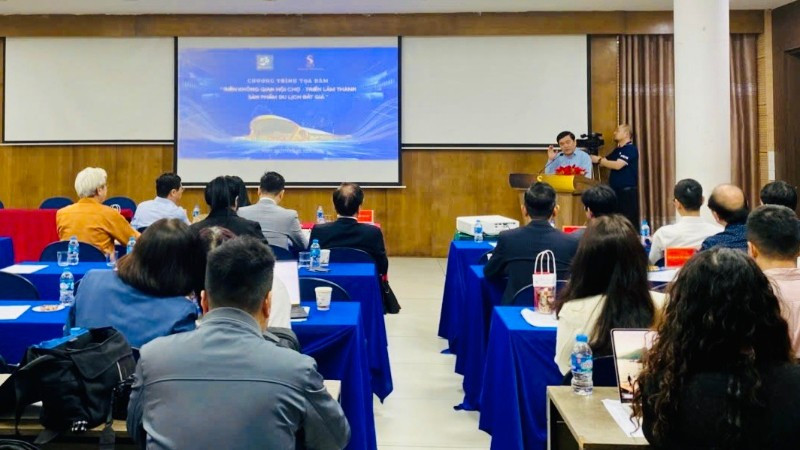 Quang cảnh Tọa đàm "Biến không gian hội chợ-triển lãm thành sản phẩm du lịch đắt giá". 