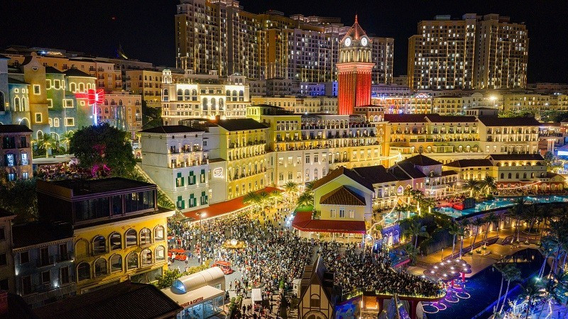 Các điểm đến ở Phú Quốc tấp nập du khách ngày đầu năm. (Ảnh: L.H) 