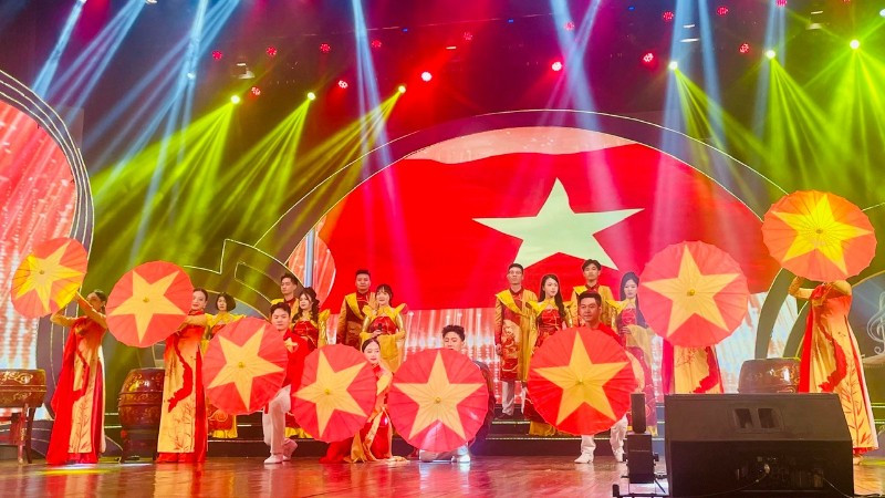 Hội diễn mang chủ đề “80 năm - Niềm tin và khát vọng”.