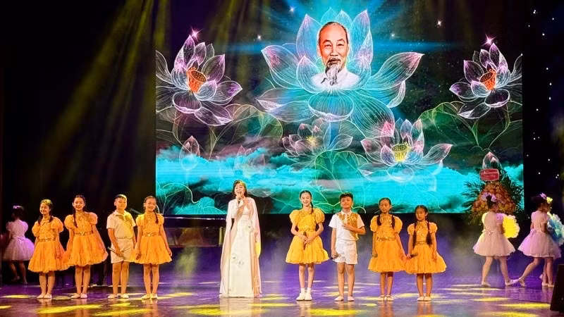 Chương trình nghệ thuật “Giai điệu Tổ quốc” chào mừng Ngày Âm nhạc Việt Nam.