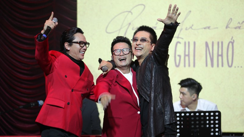 Live concert “Bản ghi nhớ” đánh dấu sự tái hợp của ban nhạc Quả Dưa Hấu. (Ảnh: BIN LEO)