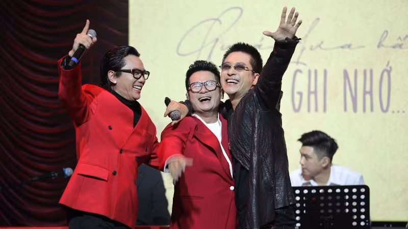 Live concert “Bản ghi nhớ” đánh dấu sự tái hợp của ban nhạc Quả Dưa Hấu. (Ảnh: BIN LEO)