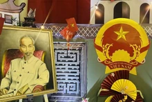 Hình ảnh Chủ tịch Hồ Chí Minh được đặt trang trọng trong Không gian “Việt Nam - Đất nước, Con người”. (Ảnh: Đại sứ quán Việt Nam tại Venezuela)