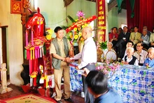 Lễ trao giải cuộc thi “Thơ ca và nguồn cội” lần đầu tiên (2006-2007) ngày 29/3/2008. Ảnh: QUANG HƯNG
