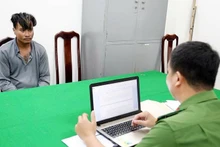 Đối tượng Chau Linh E khai nhận hành vi giết người.