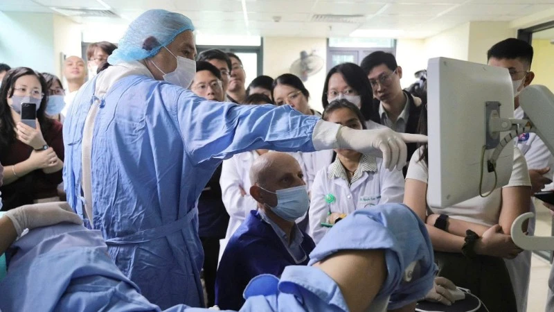 Bệnh viện K áp dụng kỹ thuật sinh thiết đích tuyến tiền liệt qua tầng sinh môn