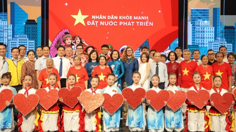Chương trình nghệ thuật chính luận hưởng ứng Ngày Sức khỏe Toàn dân với sự tham gia của lãnh đạo cấp cao