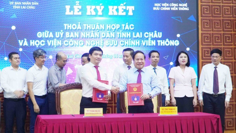 Lai Châu ký kết hợp tác đẩy mạnh chuyển đổi số và đào tạo nhân lực chất lượng cao.