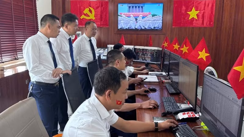 Học và làm theo tư tưởng, đạo đức, phong cách Hồ Chí Minh là việc làm thường xuyên, liên tục ở Công ty Điện lực Lai Châu.