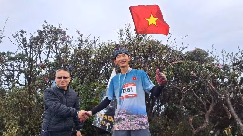 Vận động viên đầu tiên chinh phục đỉnh Tả Liên Sơn tại Giải lần này.
