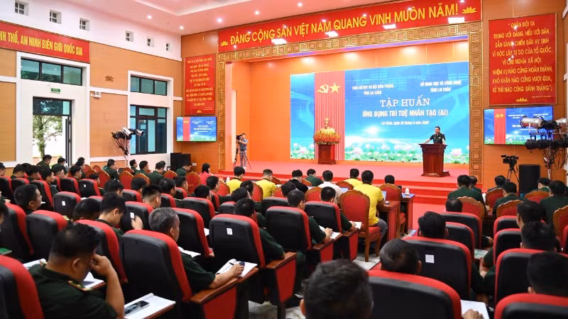 Bộ đội Biên phòng Lai Châu tổ chức tập huấn sử dụng trí tuệ nhân tạo cho 120 cán bộ, chiến sĩ trong toàn lực lượng.