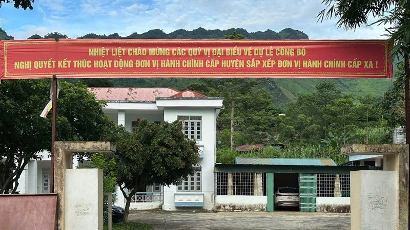 Trụ sở xã Pa Tần mới trước ngày sáp nhập. 2-8566.jpg