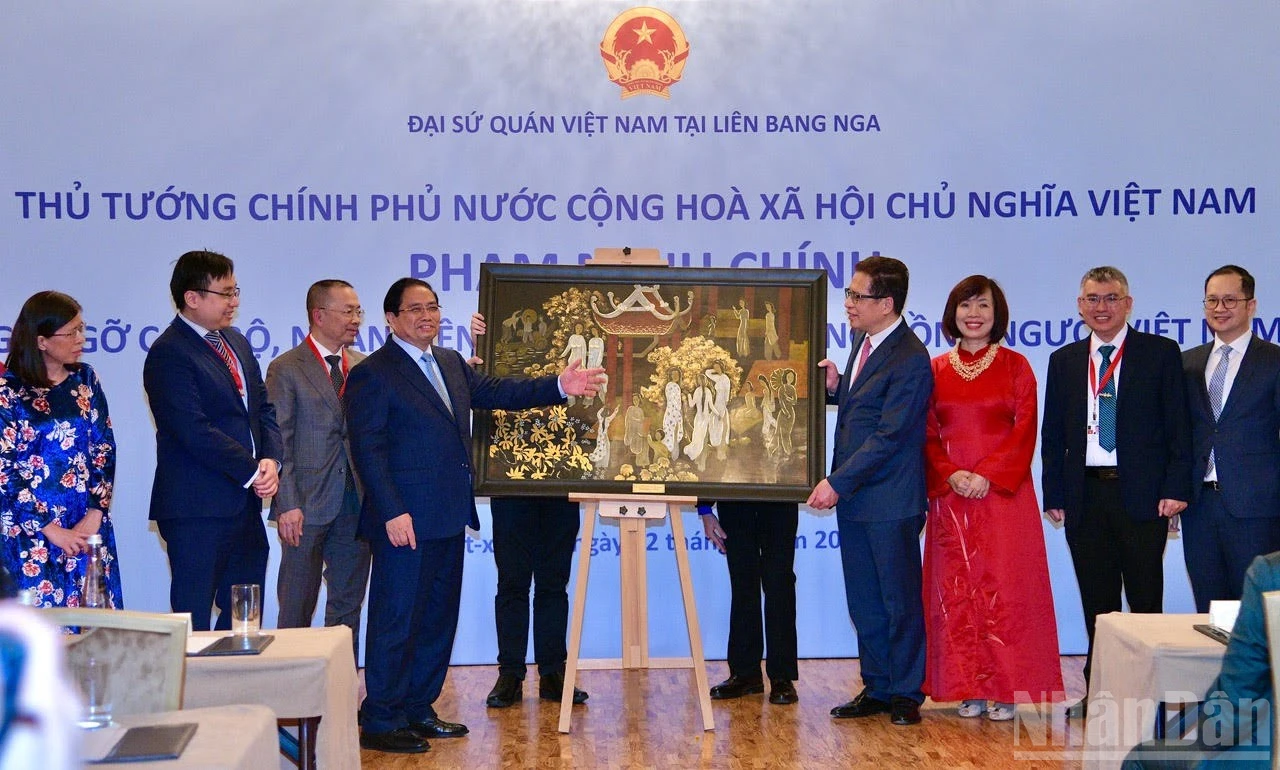 Thủ tướng Phạm Minh Chính gặp gỡ cộng đồng người Việt tại Nga, thúc đẩy quan hệ hợp tác