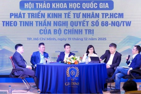 Các chuyên gia tham gia phiên thảo luận.