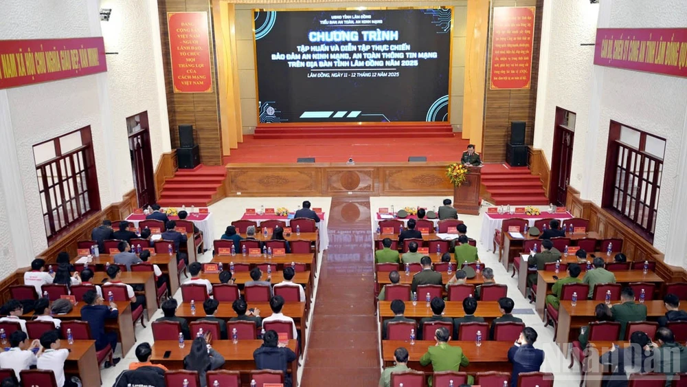 Quang cảnh Lễ bế mạc chương trình “Tập huấn và diễn tập thực chiến bảo đảm an ninh mạng, an toàn thông tin mạng trên địa bàn tỉnh Lâm Đồng năm 2025”.