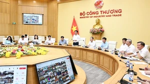Bộ trưởng Công thương Nguyễn Hồng Diên chủ trì hội nghị.