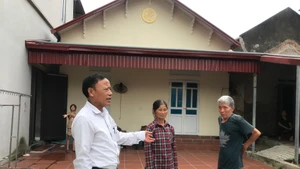 Hộ gia đình nghèo ở xã Việt Hưng, huyện Văn Lâm, tỉnh Hưng Yên được hỗ trợ xây nhà mới.