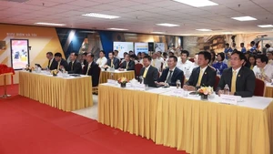 Các đại biểu tham dự buổi lễ.