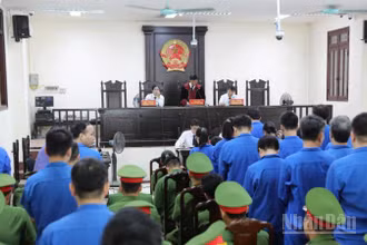 Quang cảnh phiên tòa.