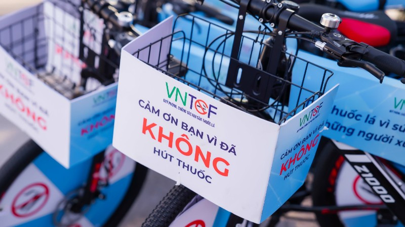 Các bạn trẻ hãy nói không với thuốc lá.