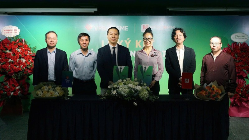 Lễ ký kết thỏa thuận hợp tác giữa hai đơn vị.