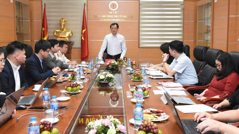 Thứ trưởng Y tế Nguyễn Tri Thức phát biểu tại hội nghị tập huấn.