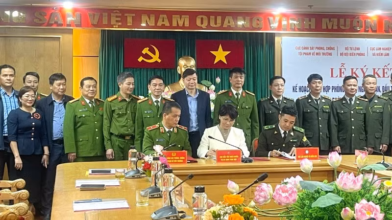 Lễ ký kết Kế hoạch phối hợp trong phòng, chống tội phạm và vi phạm pháp luật về đa dạng sinh học giai đoạn 2025-2030.