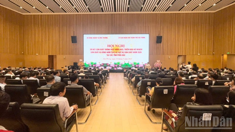 Toàn cảnh tại Hội nghị sơ kết sản xuất trồng trọt năm 2025.