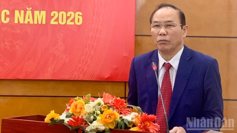 Thứ trưởng Nông nghiệp và Môi trường Phùng Đức Tiến phát biểu chỉ đạo Hội nghị. 