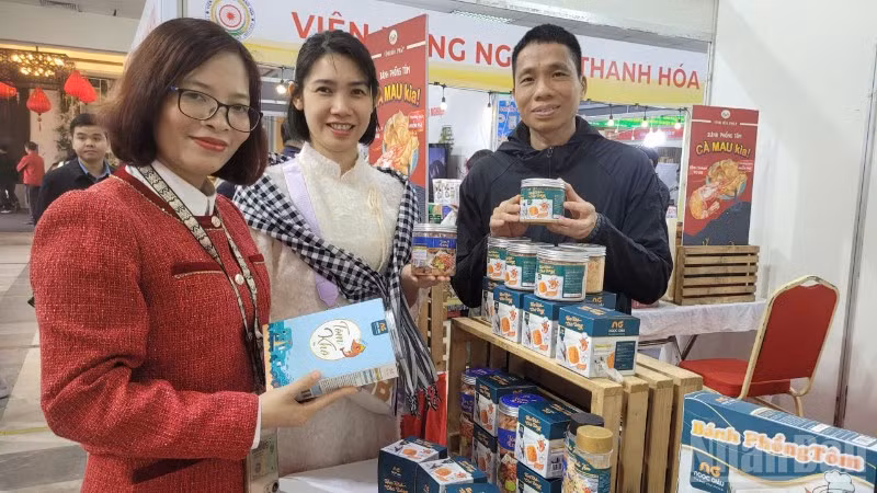 Hội chợ Xuân Bính Ngọ 2026 mang đến nhiều nông sản, đặc sản vùng miền và sản phẩm OCOP.