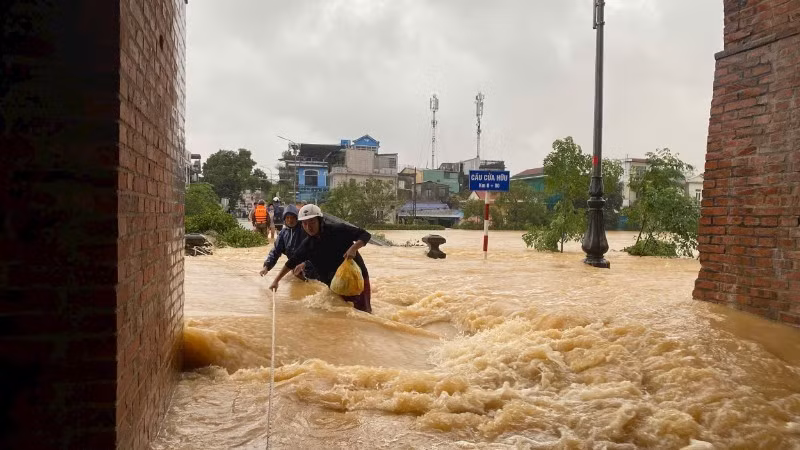 Tính đến sáng 29/10, mưa lũ đã làm 3 người chết, thành phố Đà Nẵng 2 người, Lâm Đồng 1 người. (Ảnh: nhandan.vn)