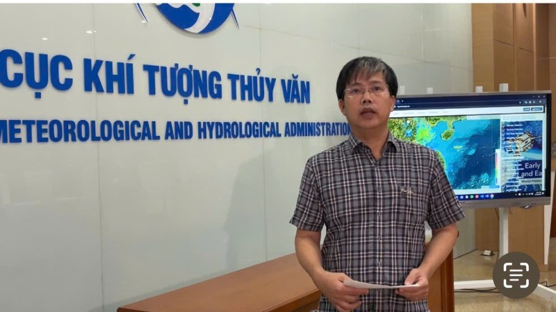 Ông Mai Văn Khiêm, Giám đốc Trung tâm Dự báo Khí tượng thủy văn quốc gia thông tin về diễn biến bão số 3 sáng 22/7.