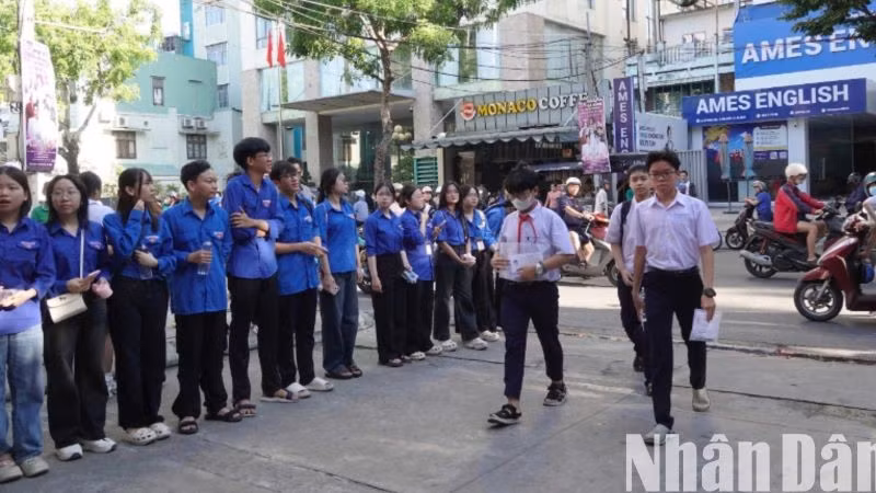 Các thí sinh Đà Nẵng dự thi kỳ thi tuyển sinh vào lớp 10 năm học 2025-2026. (Ảnh: ANH ĐÀO)