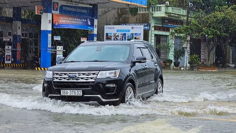 Nước ngập đường đô thị phường Quảng Phú, tỉnh Thanh Hóa. (Ảnh: nhandan.vn)