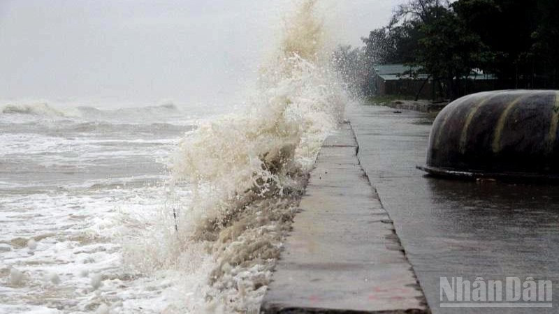 Dự báo, áp thấp nhiệt đới có khả năng đi vào vùng biển phía Đông Nam khu vực giữa biển Đông.