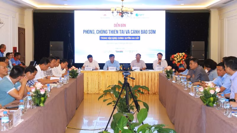 Diễn đàn “Phòng, chống thiên tai và Cảnh báo sớm trong vận hành chính quyền 2 cấp”, nhằm chia sẻ kinh nghiệm, đề xuất giải pháp, thúc đẩy phối hợp đa ngành bảo đảm an toàn trước thiên tai diễn ra ngày 12/8 tại Ninh Bình.